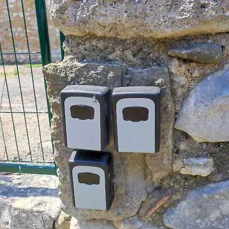 Studio De Charme Pres D'uzes *
